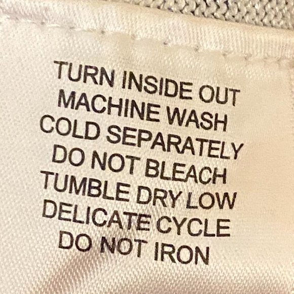 Alfred Dunner Shimmery Blouse with Keyhole Neckline Size S Oversized Abstract - Picture 8 of 8